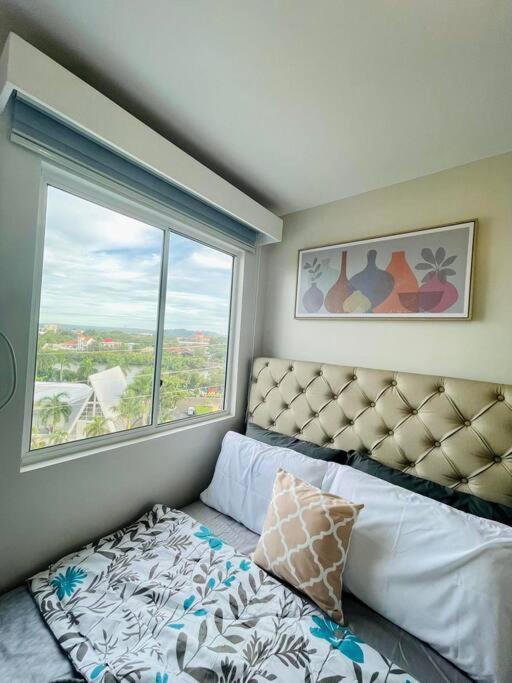 Spacious 2 Bedroom 42Sqm Condo Unit Iloilo City Exterior photo